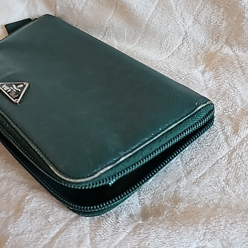 PRADA WALLET - Picture 8 of 15